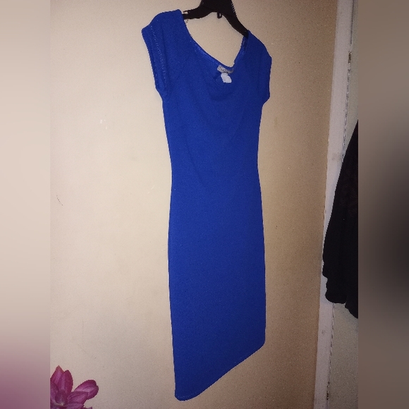 Dress - Picture 2 of 4